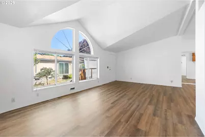 3228 NE Lombard St, Portland, OR 97211 - Photo 9