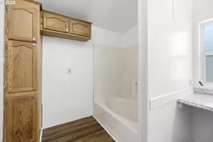 3228 NE Lombard St, Portland, OR 97211 - Photo 15