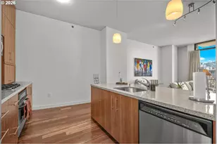 922 NW 11th Ave, Portland, OR 97209 - Photo 17