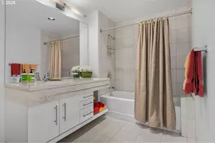 922 NW 11th Ave, Portland, OR 97209 - Photo 25