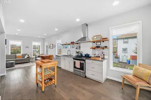 1603 SE Glenwood St, Portland, OR 97202 - Photo 5