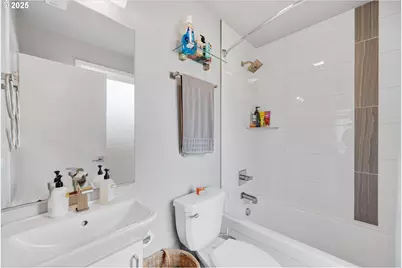 1603 SE Glenwood St, Portland, OR 97202 - Photo 15