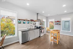 1603 SE Glenwood St, Portland, OR 97202 - Photo 3