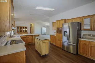 230 Owyhee Ln, Roseburg, OR 97471 - Photo 17