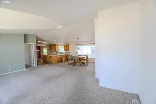 230 Owyhee Ln, Roseburg, OR 97471 - Photo 9