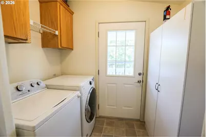 230 Owyhee Ln, Roseburg, OR 97471 - Photo 35