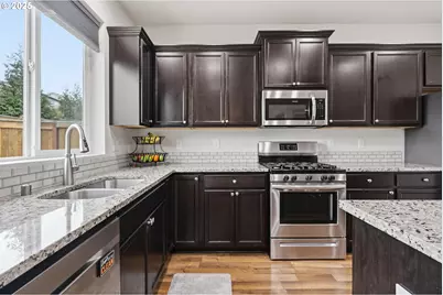 3655 NE Pioneer St, Camas, WA 98607 - Photo 9