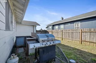 1806 8th St, Tillamook, OR 97141 - Photo 27