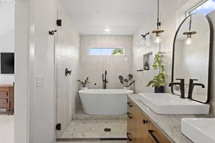 2897 SE Sherman St, Portland, OR 97214 - Photo 17