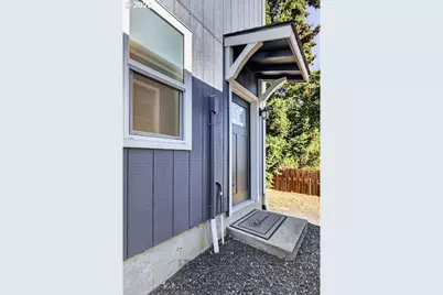 653 NE Snohomish Ave, White Salmon, WA 98672 - Photo 5