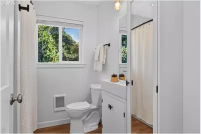 653 NE Snohomish Ave, White Salmon, WA 98672 - Photo 33