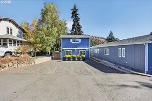 653 NE Snohomish Ave, White Salmon, WA 98672 - Photo 3
