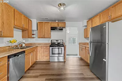 407 Jersey St, Silverton, OR 97381 - Photo 11