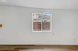 407 Jersey St, Silverton, OR 97381 - Photo 17