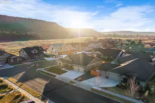 465 SE Sumner Dr, Prineville, OR 97754 - Photo 3