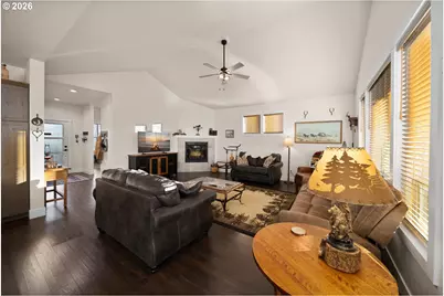 465 SE Sumner Dr, Prineville, OR 97754 - Photo 5