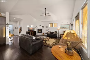 465 SE Sumner Dr, Prineville, OR 97754 - Photo 5