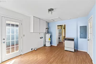 830 S 7th St, Cottage Grove, OR 97424 - Photo 13