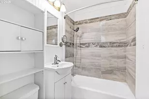 830 S 7th St, Cottage Grove, OR 97424 - Photo 15