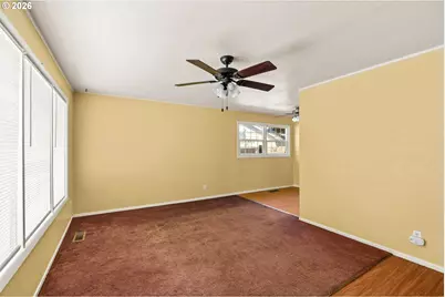 830 S 7th St, Cottage Grove, OR 97424 - Photo 7