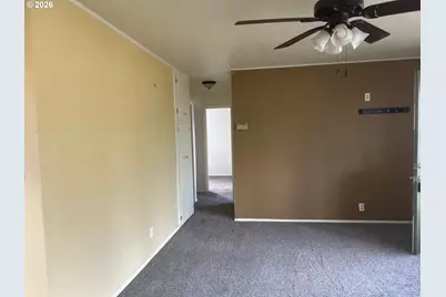 830 S 7th St, Cottage Grove, OR 97424 - Photo 11