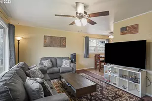 830 S 7th St, Cottage Grove, OR 97424 - Photo 23