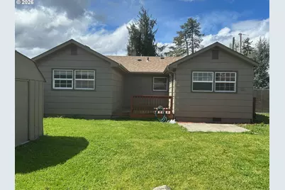830 S 7th St, Cottage Grove, OR 97424 - Photo 3