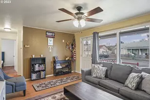 830 S 7th St, Cottage Grove, OR 97424 - Photo 29