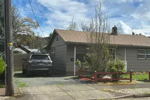 830 S 7th St, Cottage Grove, OR 97424 - Photo 33