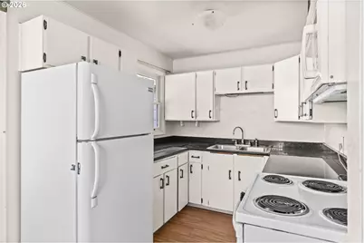 830 S 7th St, Cottage Grove, OR 97424 - Photo 11