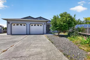 517 Rosichelli Dr, Brookings, OR 97415 - Photo 1