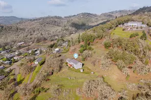 3257 NE Follett St, Roseburg, OR 97470 - Photo 5