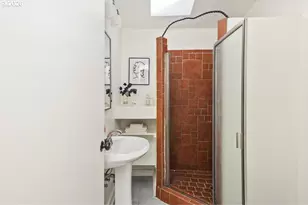 6126 NE 12th Ave, Portland, OR 97211 - Photo 23