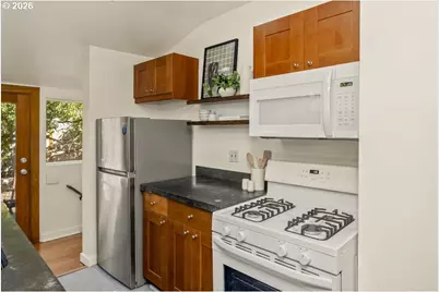6126 NE 12th Ave, Portland, OR 97211 - Photo 9