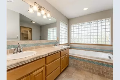 2687 NW Oak Ridge Dr, McMinnville, OR 97128 - Photo 33