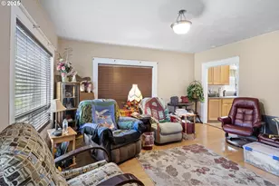 27403 State Hwy 38, Elkton, OR 97436 - Photo 11