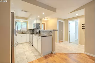 13820 NW 10th Ct #E, Vancouver, WA 98685 - Photo 9