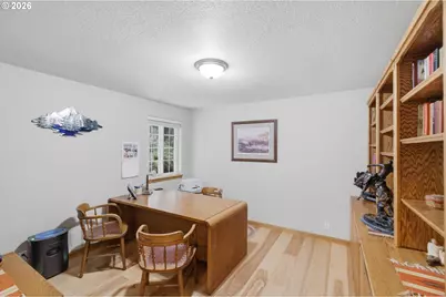 39692 Lacomb Dr, Lebanon, OR 97355 - Photo 13