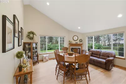 39692 Lacomb Dr, Lebanon, OR 97355 - Photo 3