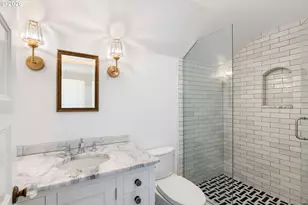 1728 NE Stanton St, Portland, OR 97212 - Photo 37