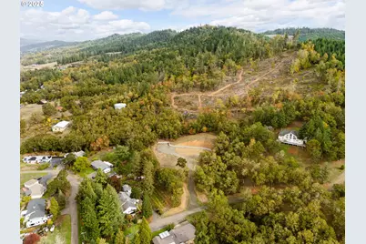 800 SE 5th St, Oakland, OR 97462 - Photo 1