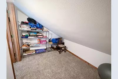 565 Shelokum Dr, Silverton, OR 97381 - Photo 33