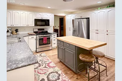 565 Shelokum Dr, Silverton, OR 97381 - Photo 13