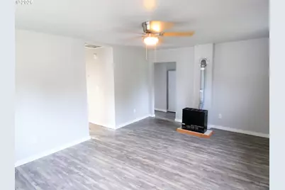 165 NE Oak St, Myrtle Creek, OR 97457 - Photo 3