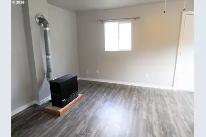 165 NE Oak St, Myrtle Creek, OR 97457 - Photo 5