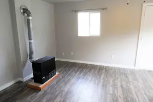 165 NE Oak St, Myrtle Creek, OR 97457 - Photo 5