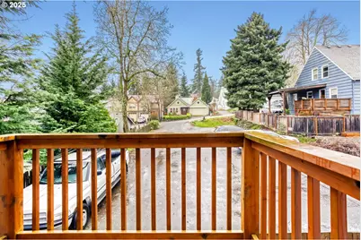 3925 SW Multnomah Blvd #206, Portland, OR 97219 - Photo 5