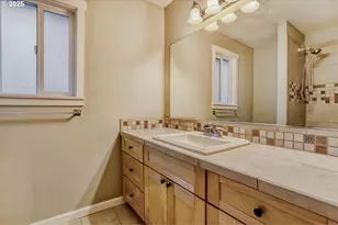 3925 SW Multnomah Blvd, Portland, OR 97219 - Photo 21