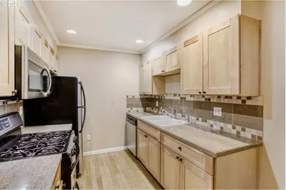3925 SW Multnomah Blvd #206, Portland, OR 97219 - Photo 11