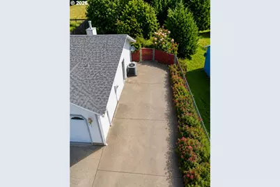 780 SE Redwood Ave, Myrtle Creek, OR 97457 - Photo 3